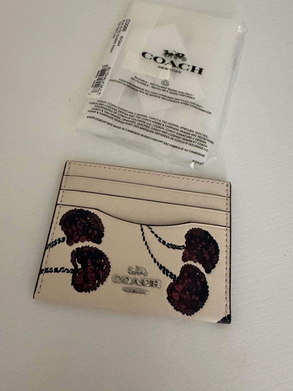 Coach Slim ID Card Case Cherry 🍒 Print in White CDG88